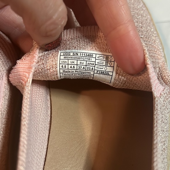 UGG Sammy slip on pink rose gold metallic knit sneaker flat shoe size 6.5 - Picture 8 of 8